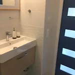 100m De La Appartement