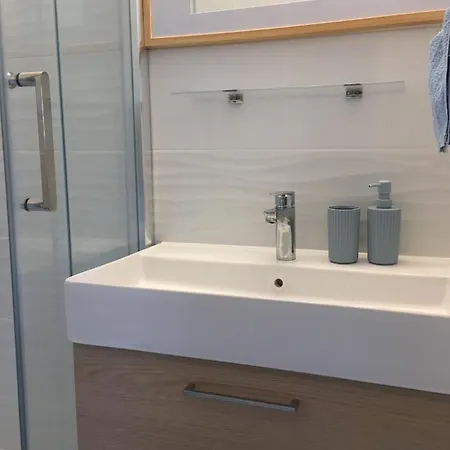 Apartman 100m De La Nizza