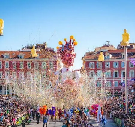 100m De La Apartman *