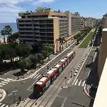 100m De La Ницца