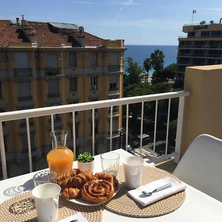 Apartment 100m De La *