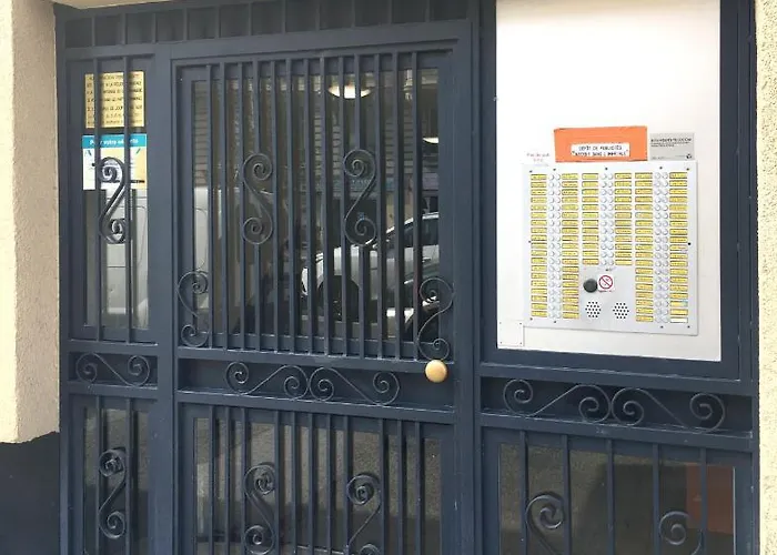 100m De La Apartman