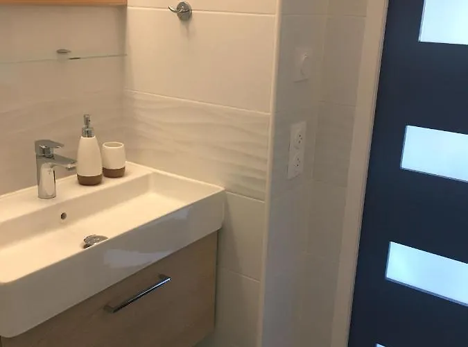 100m De La Apartman